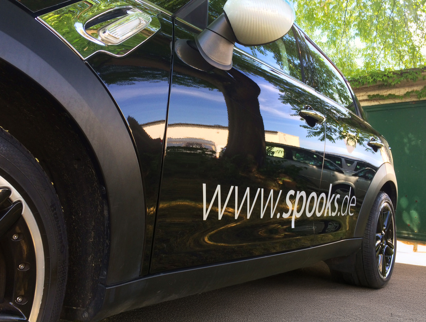 Mini Fahrzeugbeschriftung der KBZ Werbetechnik Köln