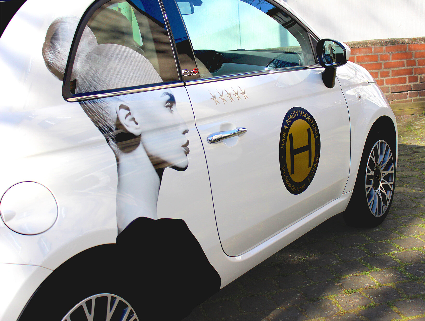 Prägnant und perfekt ausgeführt: die Fahrzeugbeschriftung durch KBZ Werbetechnik in Köln