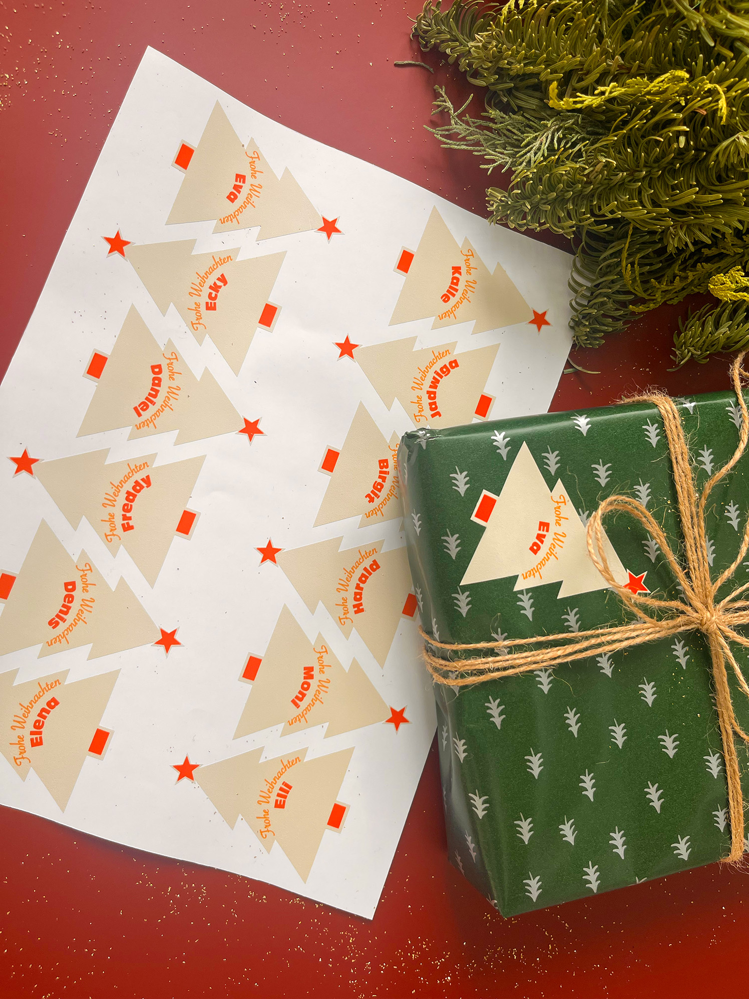 Individualisierte Aufkleber als Geschenkkennzeichnung im Beispielbild der KBZ-Werbetechnik Köln